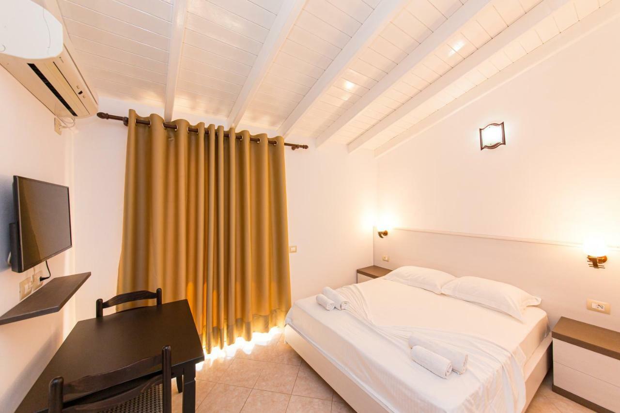 Hotel Mariksel Ксамил Экстерьер фото